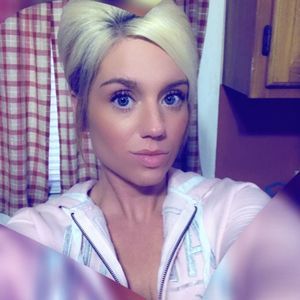 Meet your Posher, Stacy